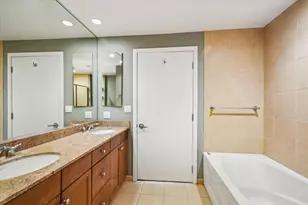 130 N Garland Ct, Chicago, IL 60602 - Photo 12