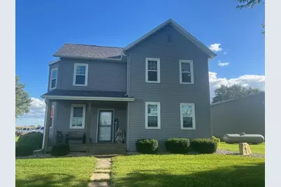 312 E Buckeye Road, Dakota, IL 61018 - Photo 2