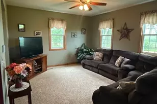 312 E Buckeye Rd, Dakota, IL 61018 - Photo 8