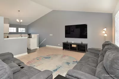 3314 Blue Ridge Drive #3314, Carpentersville, IL 60110 - Photo 4