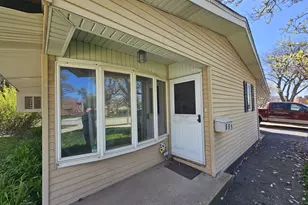 883 S York St, Elmhurst, IL 60126 - Photo 1