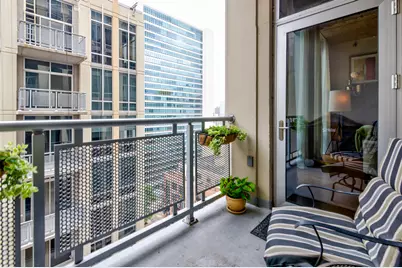 700 N Larrabee Street #1406, Chicago, IL 60654 - Photo 4