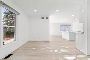 523 Hamilton Ave, Westmont, IL 60559 - Photo 8