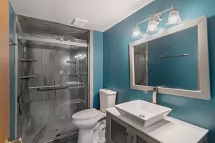 310 N Huntington Dr, McHenry, IL 60050 - Photo 14