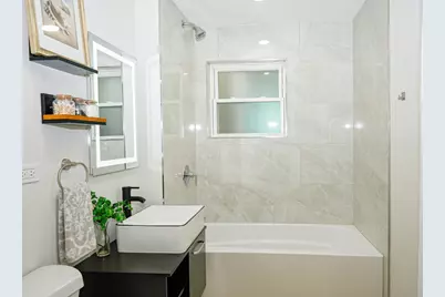 5646 W Grover Street, Chicago, IL 60630 - Photo 10