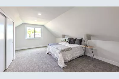 5646 W Grover Street, Chicago, IL 60630 - Photo 16