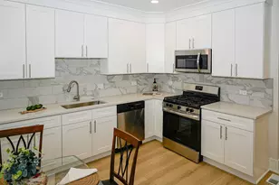 5646 W Grover St, Chicago, IL 60630 - Photo 8