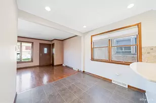 6721 W 59th St, Chicago, IL 60638 - Photo 8