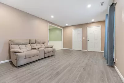 817 Wellington Avenue #817, Elk Grove Village, IL 60007 - Photo 6