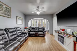 2208 W 54th Pl, Chicago, IL 60609 - Photo 4