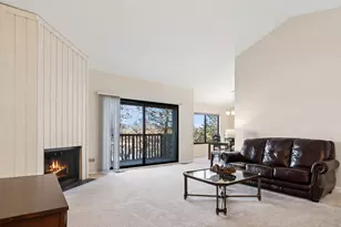 33 Shoreline Rd, Lake Barrington, IL 60010 - Photo 2