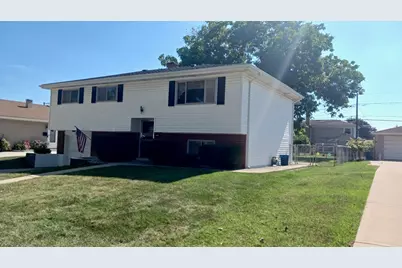 433 W Diversey Avenue, Addison, IL 60101 - Photo 2