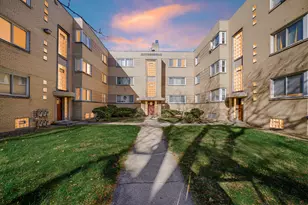 2046 E 72nd Pl, Chicago, IL 60649 - Photo 1