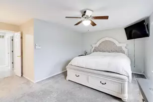 1239 Spring Valley Dr, Carol Stream, IL 60188 - Photo 14