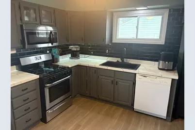 1002 Plaza Drive, Joliet, IL 60435 - Photo 8