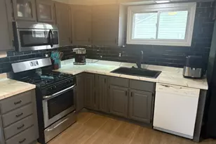 1002 Plaza Dr, Joliet, IL 60435 - Photo 8