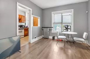 953 E 61st St, Chicago, IL 60637 - Photo 10