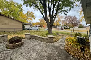 8112 S Applewood Ct, Hanover Park, IL 60133 - Photo 22