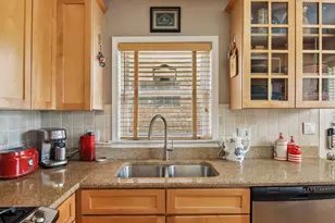 7255 N Oriole Ave, Chicago, IL 60631 - Photo 8