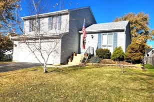 4 Aspen Ct, Streamwood, IL 60107 - Photo 1