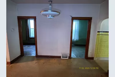 8545 S Manistee Avenue, Chicago, IL 60617 - Photo 8