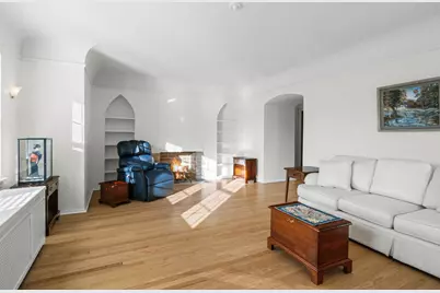 8037 Kenton Avenue #2S, Skokie, IL 60076 - Photo 6