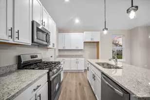 790 Cascade Dr, Marengo, IL 60152 - Photo 12