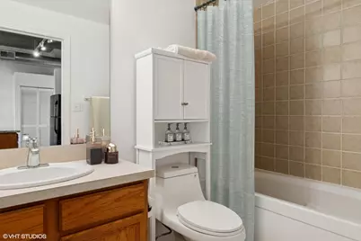 811 W 15th Place #513, Chicago, IL 60608 - Photo 10