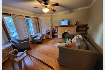 2939 N Lotus Avenue, Chicago, IL 60641 - Photo 2