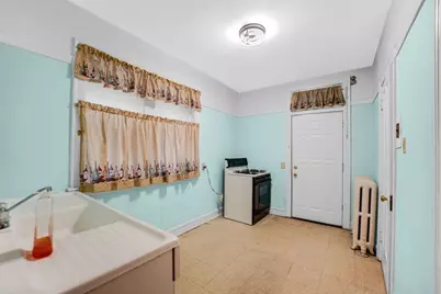 7652 S Cornell Avenue, Chicago, IL 60649 - Photo 6