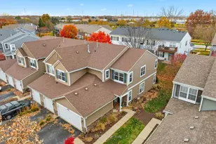 2460 Golf Ridge Cir, Naperville, IL 60563 - Photo 4
