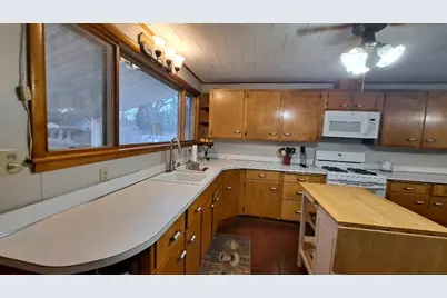 2585 E 450th Road, Oglesby, IL 61348 - Photo 10