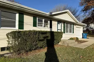 419 Ferris St, Dixon, IL 61021 - Photo 2