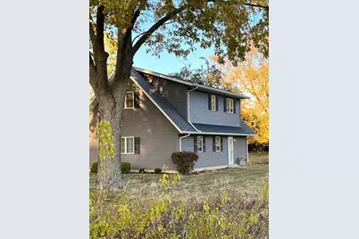 206 S Cherry Street, Crescent City, IL 60928 - Photo 2