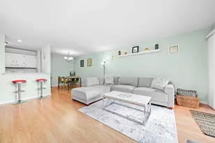 1926 Prairie Square, Schaumburg, IL 60173 - Photo 2