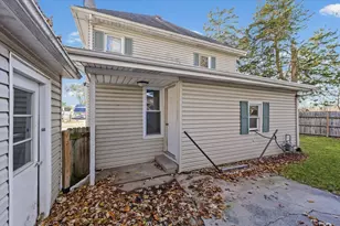 110 W Warren St, Saint John, IL 61873 - Photo 26