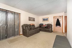 1472 N Rock Run Dr, Crest Hill, IL 60403 - Photo 4