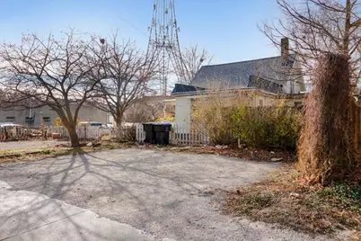 109 W Mulberry Street, Bloomington, IL 61701 - Photo 4