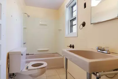 109 W Mulberry Street, Bloomington, IL 61701 - Photo 12