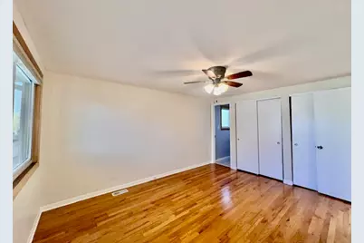 2112 N Kennicott Drive, Arlington Heights, IL 60004 - Photo 8