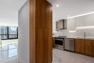 1030 N State St, Chicago, IL 60610 - Photo 26