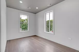 9100 Kenton Ave, Skokie, IL 60076 - Photo 32