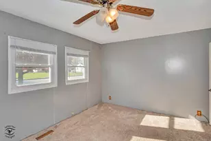 1071 E Broadway St, Bradley, IL 60915 - Photo 12