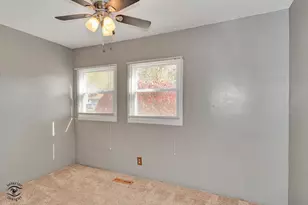 1071 E Broadway St, Bradley, IL 60915 - Photo 14