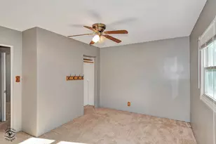 1071 E Broadway St, Bradley, IL 60915 - Photo 10