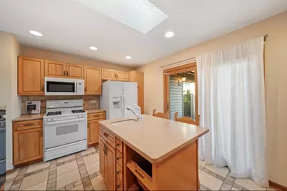 6623 Patton Drive, Woodridge, IL 60517 - Photo 4