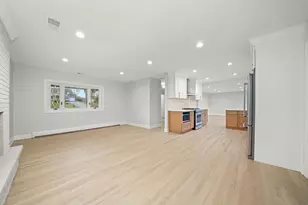 7925 William Dr, Willowbrook, IL 60527 - Photo 2