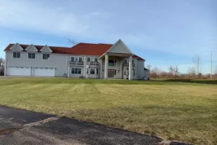 400 Berron Ln, Barrington, IL 60010 - Photo 1