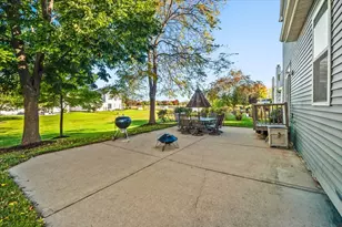 2385 Barnhart St, West Chicago, IL 60185 - Photo 24