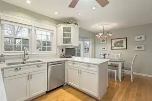 2407 N Hickory Ln, Arlington Heights, IL 60004 - Photo 14